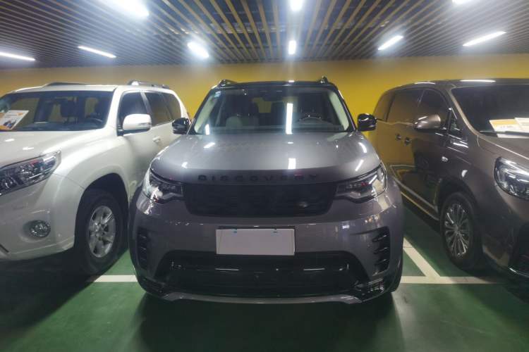 Used Land Rover Discovery 2024 360 PS Dynamic SE Front