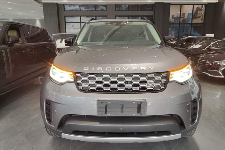 Used Land Rover Discovery 2024 360 PS S Front