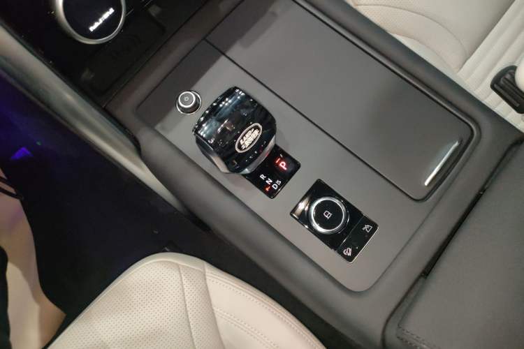 Used Land Rover Discovery 2024 360 PS S Gear Lever