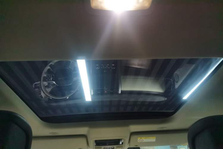 Used Land Rover Discovery 2024 360 PS Dynamic SE Headliner