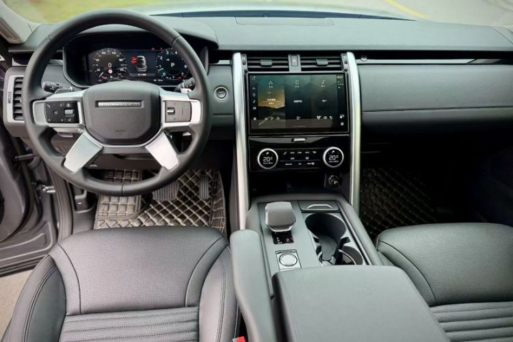 Used Land Rover Discovery 2024 360 PS S Interior 5