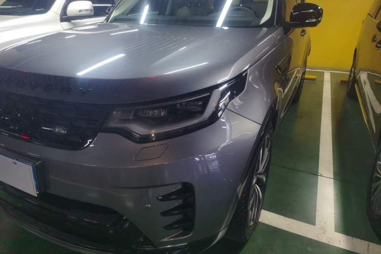 Used Land Rover Discovery 2024 360 PS Dynamic SE Left Front Headlight