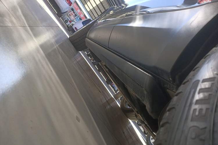 Used Land Rover Discovery 2024 360 PS S Left Side Sill