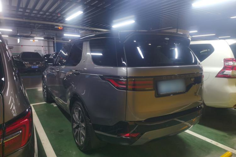 Used Land Rover Discovery 2024 360 PS Dynamic SE Rear Left 45 Deg