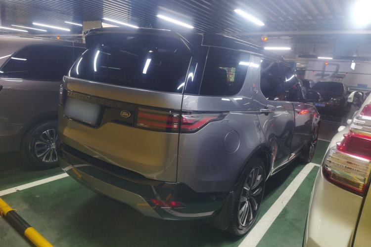 Used Land Rover Discovery 2024 360 PS Dynamic SE Rear Right 45 Deg