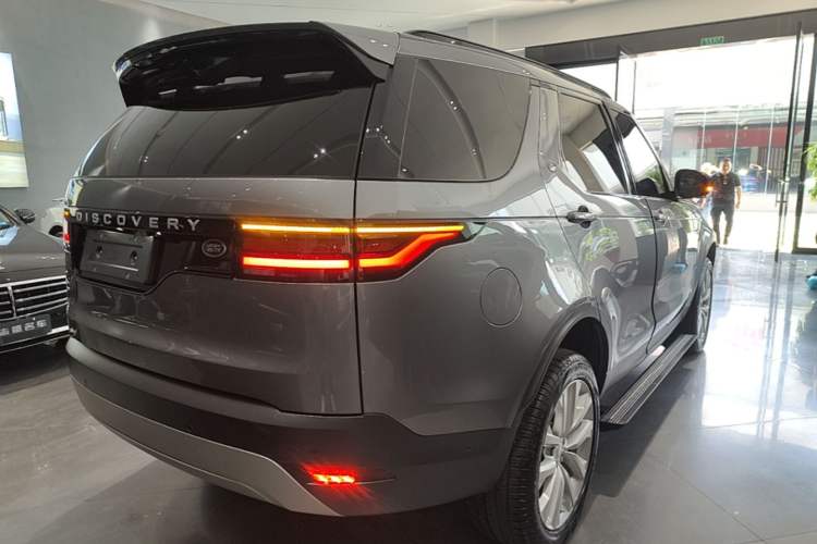 Used Land Rover Discovery 2024 360 PS S Rear Right 45 Deg