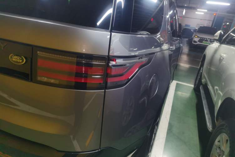 Used Land Rover Discovery 2024 360 PS Dynamic SE Right Rear Taillight