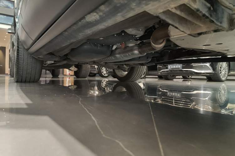 Used Land Rover Discovery 2024 360 PS S Right Side Sill