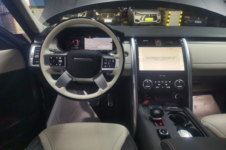 Used Land Rover Discovery 2024 360 PS Dynamic SE Steering Wheel