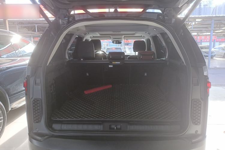 Used Land Rover Discovery 2024 360 PS S Trunk