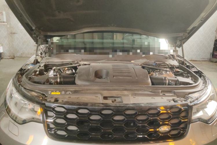 Used Land Rover Discovery 2024 360 PS Dynamic HSE Engine Bay
