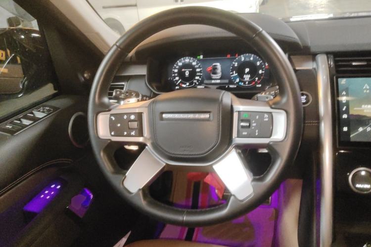 Used Land Rover Discovery 2024 360 PS Dynamic HSE Steering Wheel