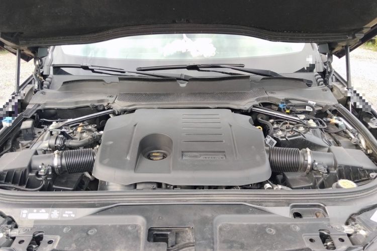 Used Land Rover Discovery 2024 360 PS S Engine Bay