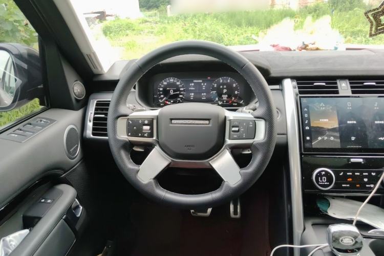 Used Land Rover Discovery 2024 360 PS S Steering Wheel