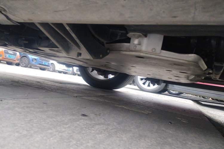 Used Land Rover Discovery 2024 360 PS S Chassis Front Left