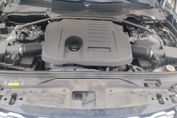 Used Land Rover Discovery 2024 360 PS S Engine Bay