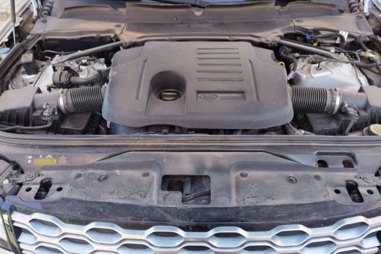Used Land Rover Discovery 2024 360 PS S Engine Bay