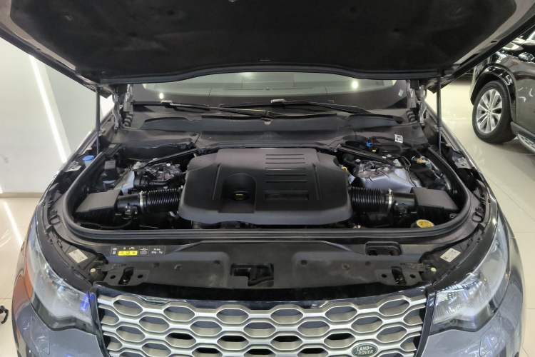 Used Land Rover Discovery 2024 360 PS S Engine Bay