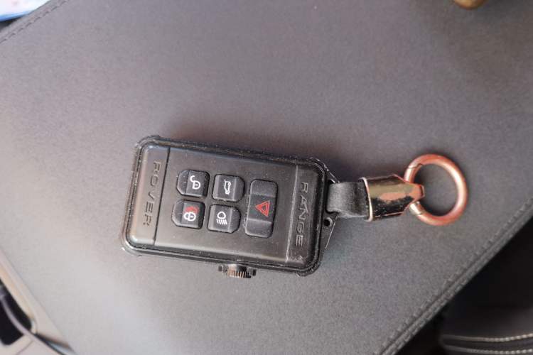 Used Land Rover Discovery 2024 360 PS S Interior 1
