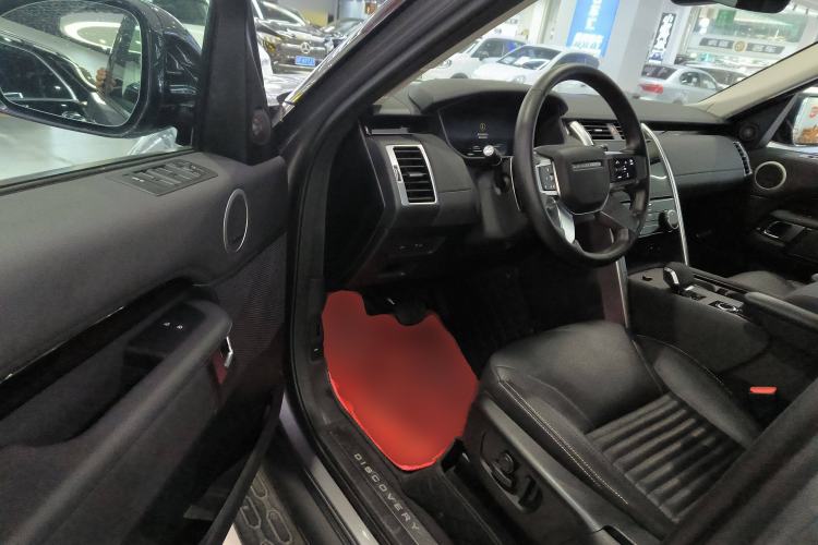 Used Land Rover Discovery 2024 360 PS S Interior 3