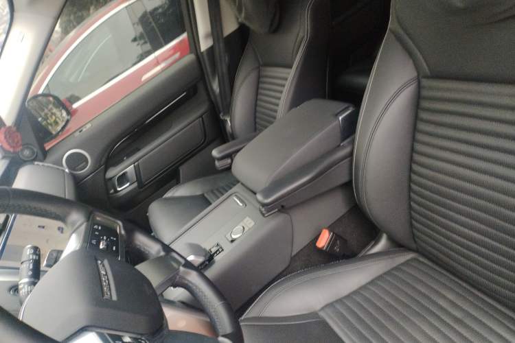 Used Land Rover Discovery 2024 360 PS S Left Front Seat