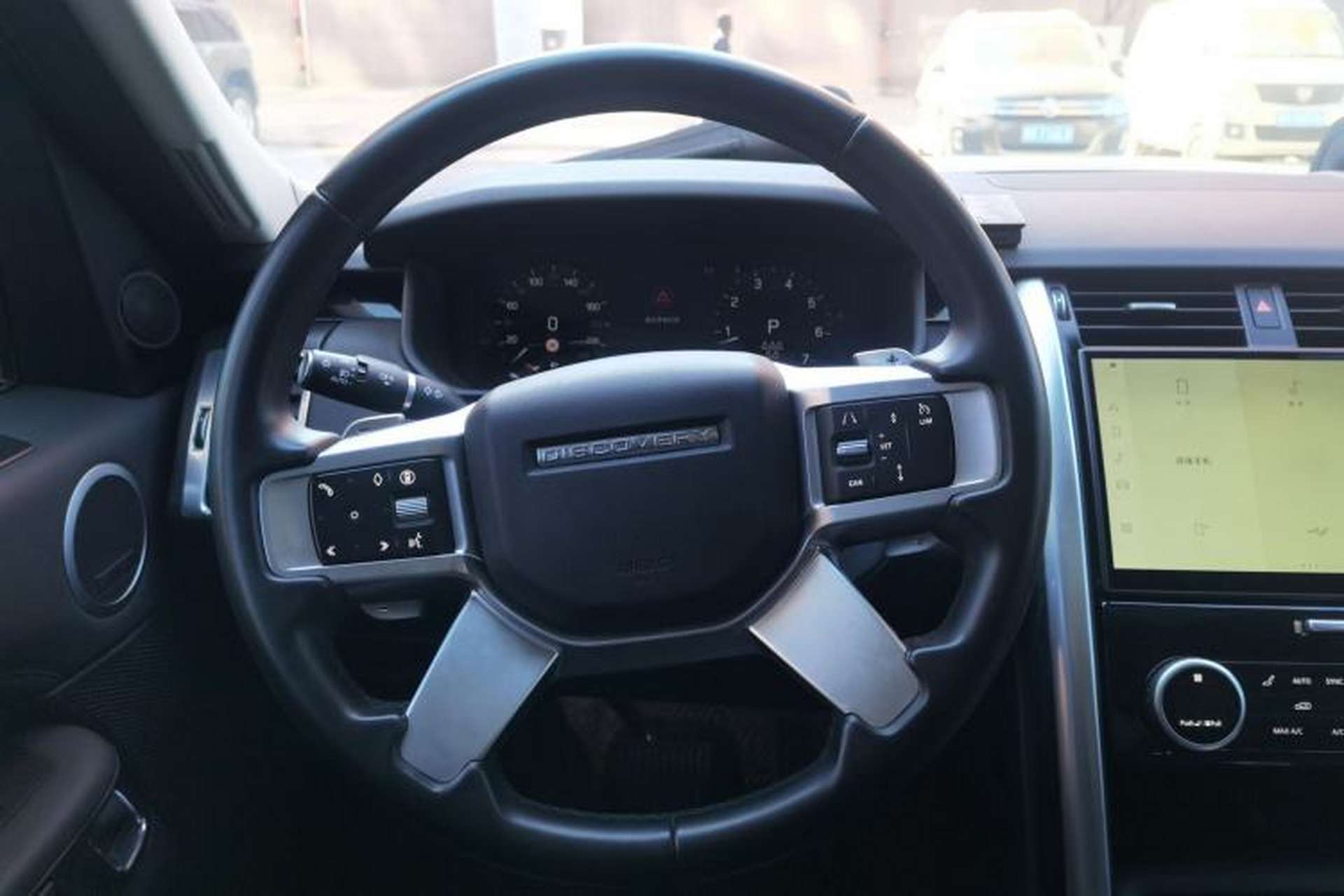 Used Land Rover Discovery 2024 360 PS S Steering Wheel
