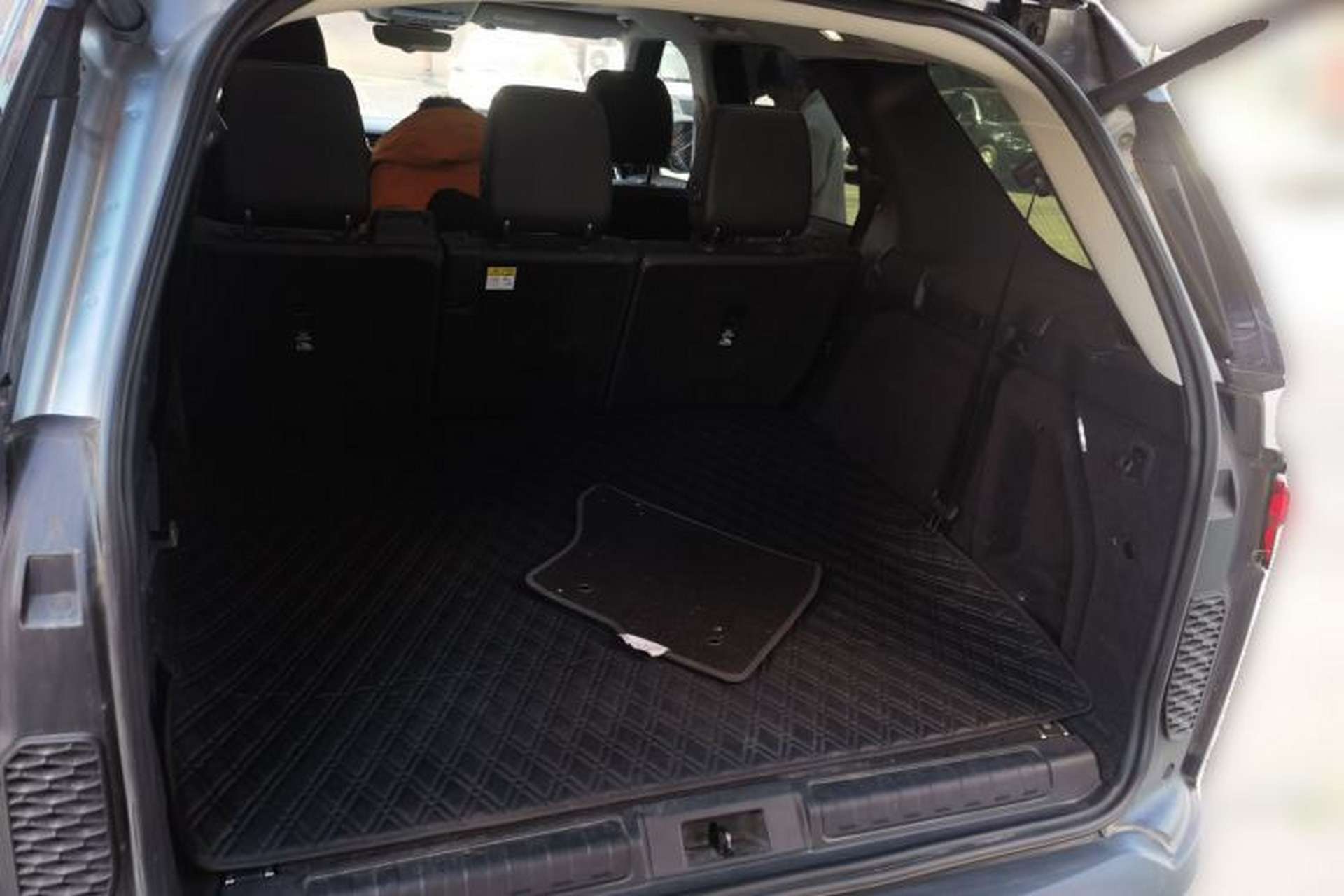 Used Land Rover Discovery 2024 360 PS S Trunk