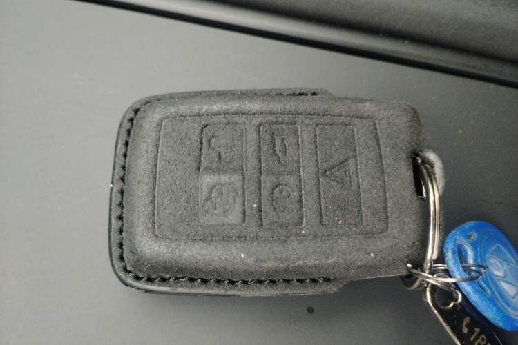 Used Land Rover Discovery 2024 360 PS S Vehicle Key