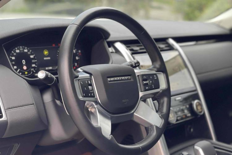 Used Land Rover Discovery 2024 360 PS S Interior 1
