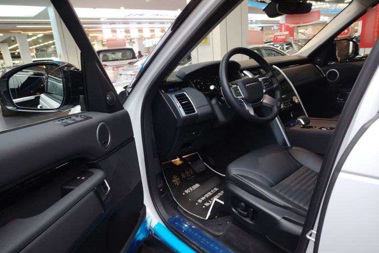 Used Land Rover Discovery 2024 360 PS S Interior 3