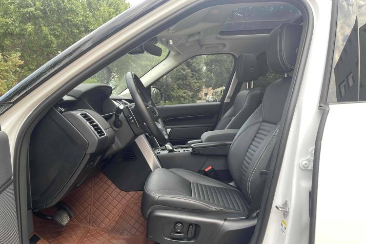 Used Land Rover Discovery 2024 360 PS S Interior 7