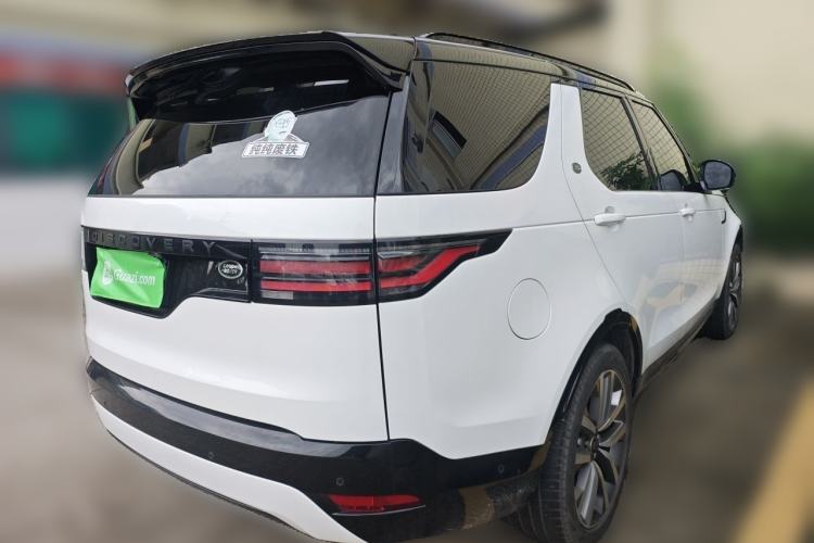 Used Land Rover Discovery 2024 360 PS Dynamic SE Rear Right 45 Deg