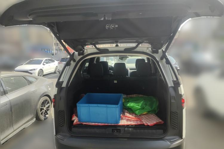 Used Land Rover Discovery 2024 360 PS S Trunk