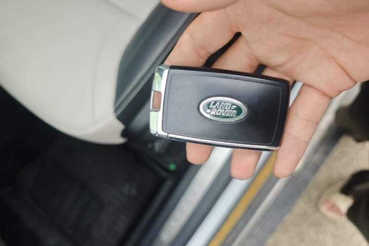 Used Land Rover Discovery 2024 360 PS Dynamic SE Vehicle Key