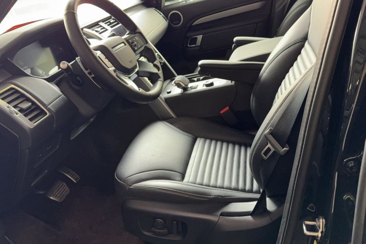 Used Land Rover Discovery 2025 360 PS Dynamic SE Left Front Seat
