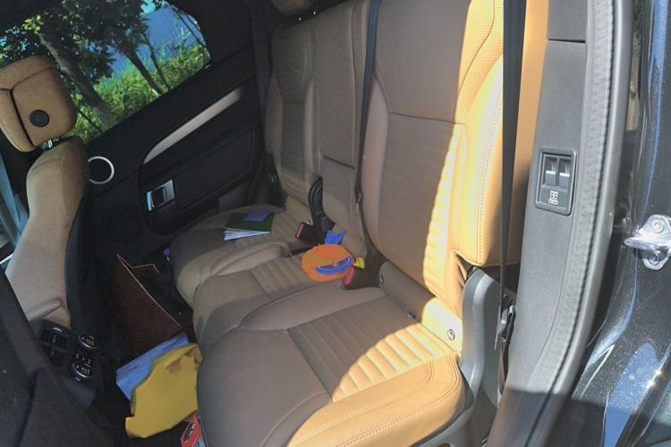 Used Land Rover Discovery 2025 360 PS Dynamic HSE Left Rear Seat