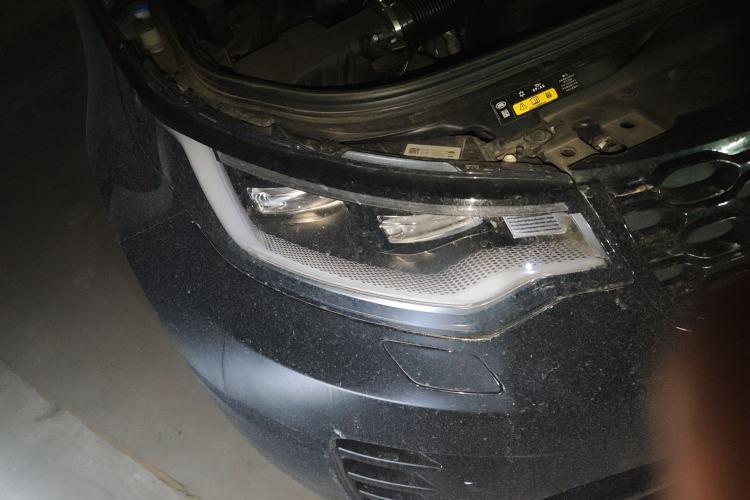 Used Land Rover Discovery 2025 360 PS Dynamic HSE Right Front Headlight