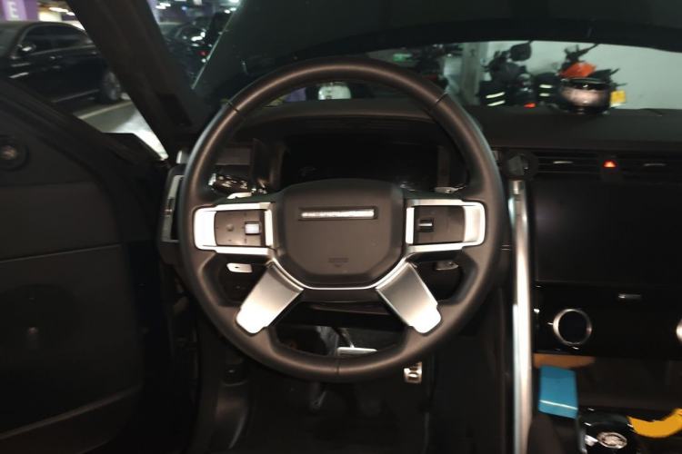 Used Land Rover Discovery 2025 360 PS Dynamic SE Steering Wheel