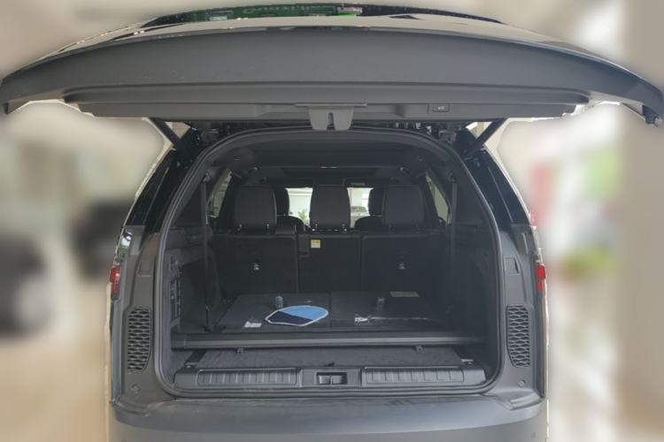 Used Land Rover Discovery 2025 360 PS S Trunk