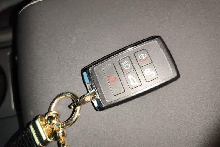 Used Land Rover Discovery 2025 360 PS Dynamic SE Vehicle Key