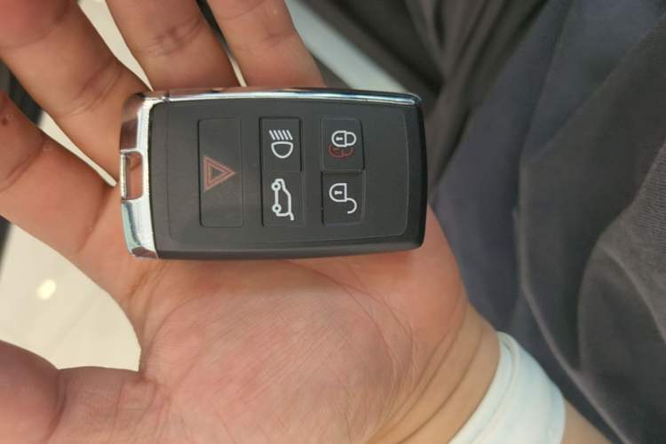 Used Land Rover Discovery 2025 360 PS S Vehicle Key