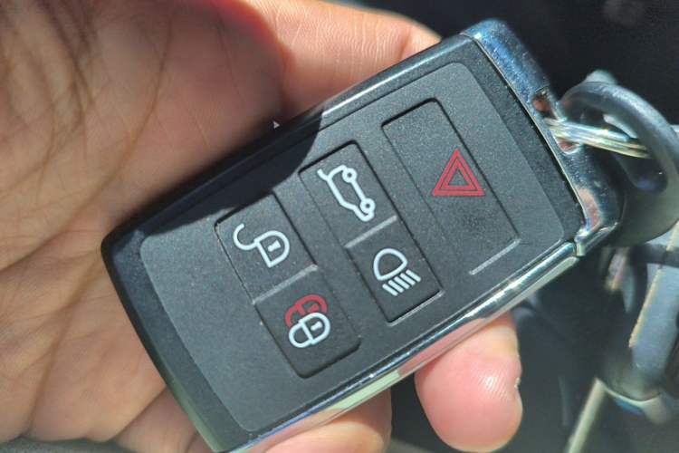 Used Land Rover Discovery 2025 360 PS Dynamic HSE Vehicle Key