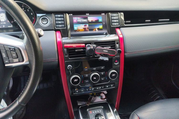 Used Land Rover Discovery Sport 2019 240 PS SE Dynamic Version China VI Standard Audio And AC Panel