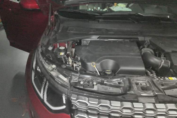 Used Land Rover Discovery Sport 2021 249 PS R-Dynamic HSE Luxury Custom Edition Engine Bay Right
