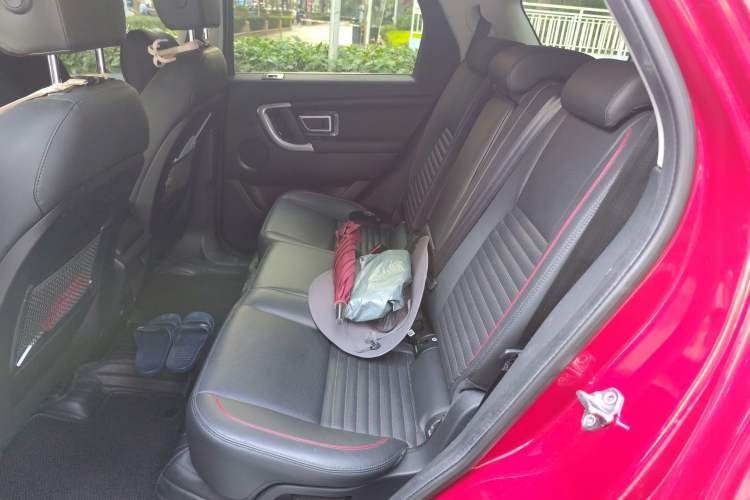 Used Land Rover Discovery Sport 2019 240 PS SE Dynamic Version China VI Standard Interior 4