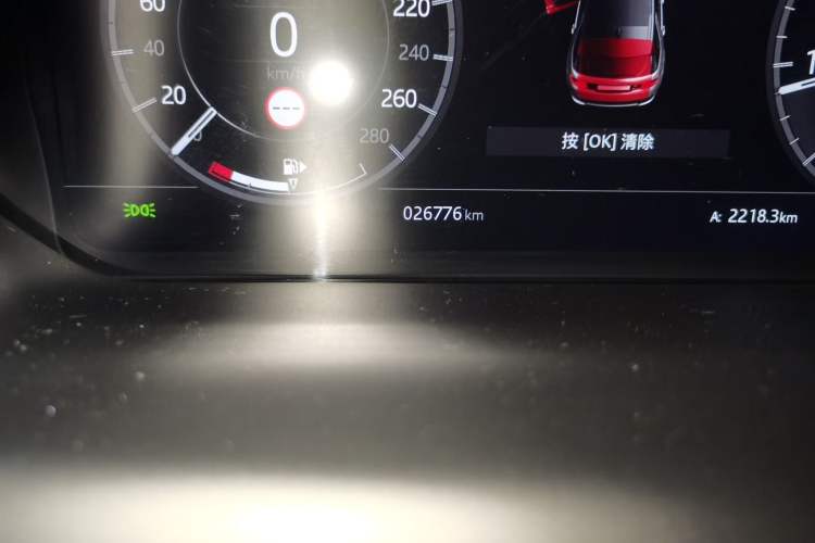 Used Land Rover Discovery Sport 2020 249 PS R-Dynamic Performance Edition Odometer Close Up