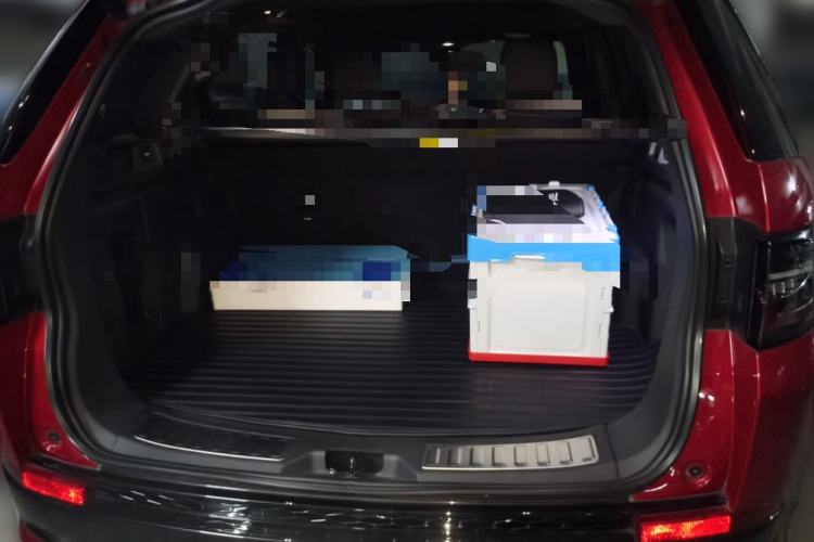 Used Land Rover Discovery Sport 2020 249 PS R-Dynamic Performance Edition Trunk
