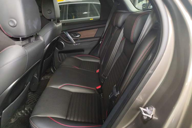 Used Land Rover Discovery Sport 2021 249 PS R-Dynamic S Performance Edition Interior 4