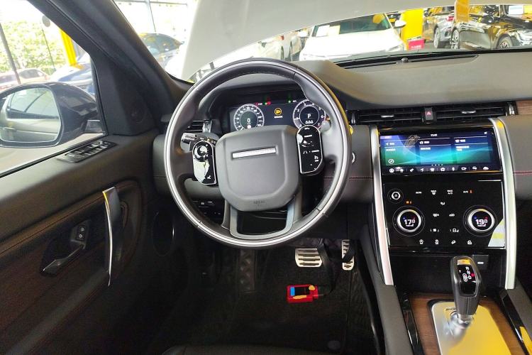 Used Land Rover Discovery Sport 2021 249 PS R-Dynamic S Performance Edition Steering Wheel