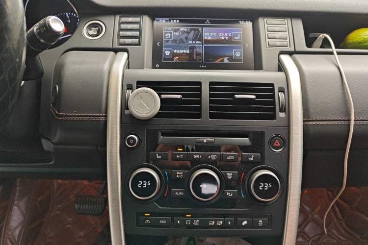 Used Land Rover Discovery Sport 2015 2.0T HSE LUXURY Audio And AC Panel